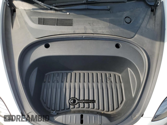 2022 Tesla Model 3 z VIN 5YJ3E1EA1NF371389, wystawiony jako Copart lot #59639665 z przebiegiem 84 719 mil mil oraz Czysty tytuł • Clean title. Historia ofert i sprzedaży dostępna na DreamBid. Obrazek 11.