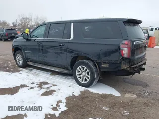2024 Chevrolet Suburban LT z VIN 1GNSKCKD1RR242476, wystawiony jako IAAI lot #41577855 z przebiegiem 24 285 mil mil oraz . Historia ofert i sprzedaży dostępna na DreamBid. Obrazek 3.