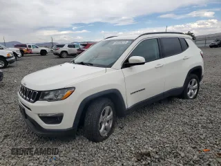 2019 Jeep Compass Latitude z VIN 3C4NJDBBXKT661517, wystawiony jako Copart lot #63339275 z przebiegiem 58 916 mil mil oraz Szkoda całkowita • Salvage title. Historia ofert i sprzedaży dostępna na DreamBid. Obrazek 1.