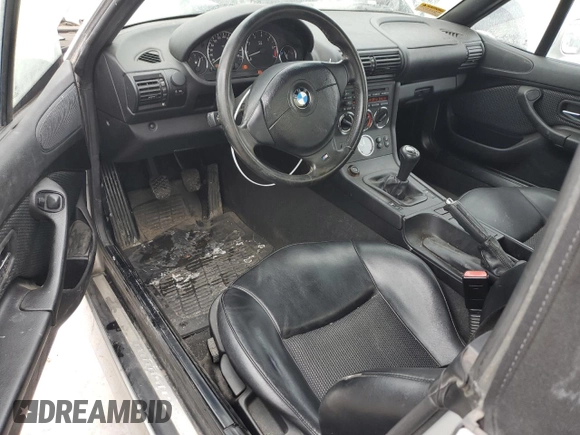 2002 BMW Z3 2.5i with VIN 4USCN33432LK51573, listed as a Copart auction lot 45689605 with 136,067 mi miles and Clean Title. Bid and sale history available at carsss.com. Image 8.