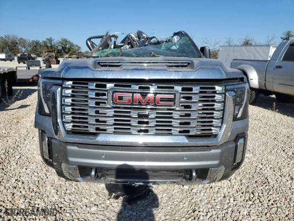 2024 GMC Sierra 3500HD Denali with VIN 1GT49WEY5RF374803, listed as a Copart auction lot 77762754 with 0 mi miles and Non Repairable. Bid and sale history available at carsss.com. Image 5.