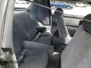 1987 Pontiac Firebird z VIN 1G2FS2184HL222415, wystawiony jako Copart lot #54878805 z przebiegiem 97 287 mil mil oraz Szkody całkowita. Historia ofert i sprzedaży dostępna na DreamBid. Obrazek 10.