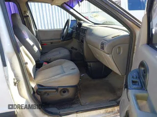 2002 Chevrolet Venture w/1SV Pkg with VIN 1GNDU23E92D219549, listed as a IAAI auction lot 41740860 with 296,832 mi miles. Bid and sale history available at carsss.com. Image 5.