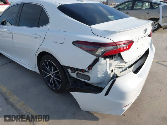 2022 Toyota Camry SE with VIN 4T1G11AK7NU640669, listed as a IAAI auction lot 41860599 with 111,515 mi miles and . Bid and sale history available at DreamBid. Image 18.