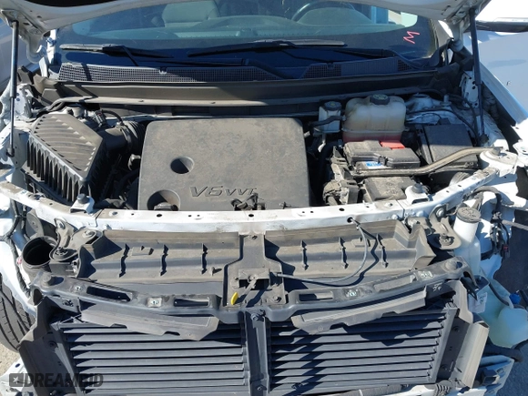 2019 Chevrolet Traverse LT Cloth with VIN 1GNERGKW7KJ203638, listed as a IAAI auction lot 41852018 with 98,677 mi miles. Bid and sale history available at carsss.com. Image 10.
