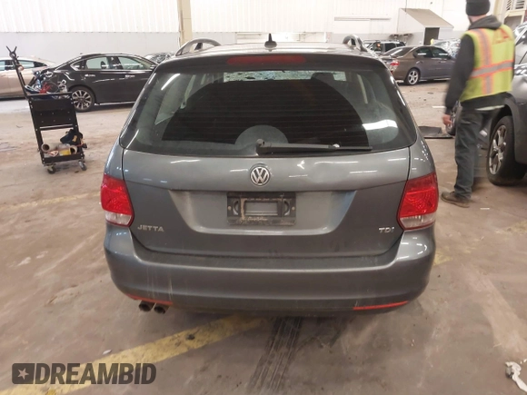 2014 Volkswagen Jetta SportWagen TDI w/Sunroof & Nav with VIN 3VWPL7AJ2EM627998, listed as a IAAI auction lot 41614718 with 134,203 mi miles. Bid and sale history available at carsss.com. Image 16.