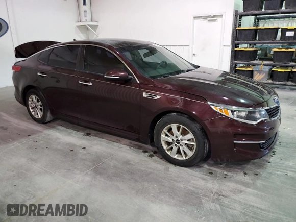 2018 Kia Optima LX z VIN 5XXGT4L37JG222263, wystawiony jako Copart lot #59760854 z przebiegiem 87 699 mil mil oraz Szkoda całkowita • Salvage title. Historia ofert i sprzedaży dostępna na DreamBid. Obrazek 4.