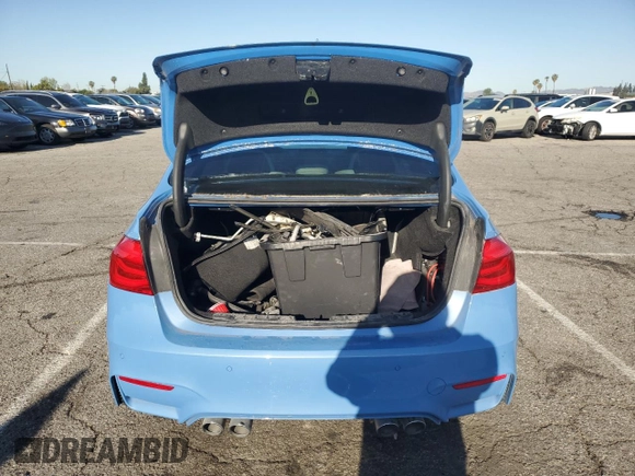 2015 BMW M3 z VIN WBS3C9C58FP806094, wystawiony jako Copart lot #52009855 z przebiegiem Nie podano mil oraz Szkody całkowita. Historia ofert i sprzedaży dostępna na DreamBid. Obrazek 6.