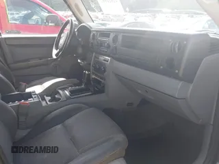 2007 Jeep Commander Sport с VIN 1J8HG48K07C630369, выставлен на аукционе IAAI как лот 42621082 с пробегом 249 852 миль миль и . История ставок и продаж доступна на DreamBid. Изображение 5.