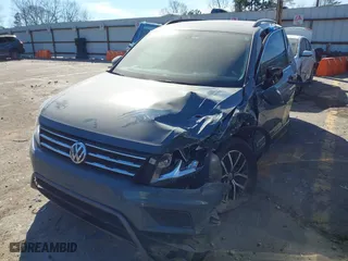 2021 Volkswagen Tiguan SE with VIN 3VV3B7AX1MM023903, listed as a IAAI auction lot 41712233 with 1 mi miles. Bid and sale history available at carsss.com. Image 2.