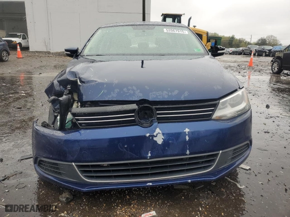 2013 Volkswagen Jetta Sedan TDI w/Premium with VIN 3VWLL7AJ6DM291446, listed as a Copart auction lot 52067915 with 206,002 mi miles and Clean Title. Bid and sale history available at carsss.com. Image 5.
