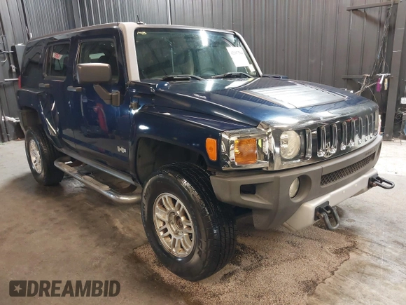 2008 Hummer H3 SUV with VIN 5GTEN13E388156284, listed as a IAAI auction lot 42107564 with 117,532 mi miles. Bid and sale history available at carsss.com. Image 1.