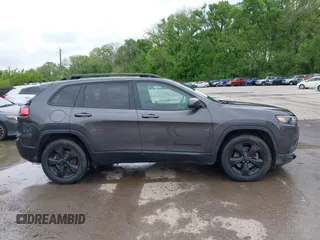 2019 Jeep Cherokee Latitude Plus с VIN 1C4PJMLB2KD328371, выставлен на аукционе IAAI как лот 42143737 с пробегом 98 417 миль миль и . История ставок и продаж доступна на DreamBid. Изображение 14.