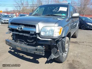 2006 Toyota Sequoia Limited with VIN 5TDBT48A76S261359, listed as a IAAI auction lot 41897236 with 263,938 mi miles. Bid and sale history available at carsss.com. Image 6.