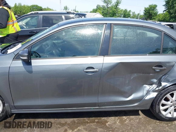 2012 Volkswagen Jetta SE with VIN 3VWBP7AJ3CM074662, listed as a IAAI auction lot 42282561 with 187,342 mi miles and . Bid and sale history available at DreamBid. Image 14.