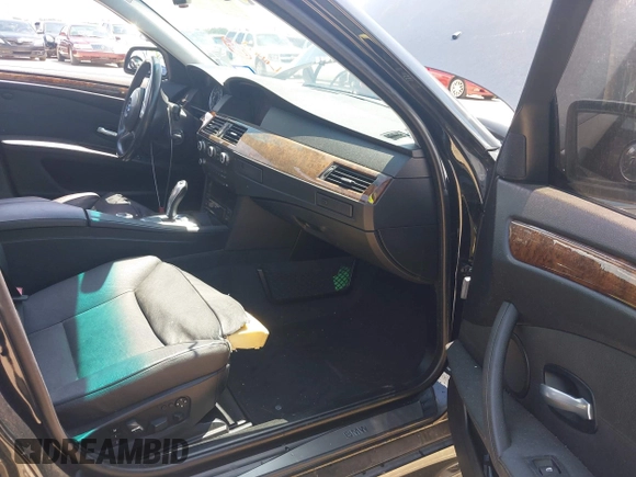 2008 BMW 5 Series 550i with VIN WBANW53548CT50425, listed as a IAAI auction lot 41886236 with 137,315 mi miles. Bid and sale history available at carsss.com. Image 5.