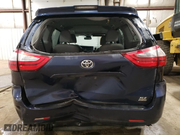 2018 Toyota Sienna XLE с VIN 5TDDZ3DC4JS208054, выставлен на аукционе Copart как лот 54902485 с пробегом 110 296 миль миль и Списание • Salvage title. История ставок и продаж доступна на DreamBid. Изображение 6.