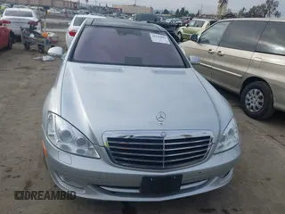 2009 Mercedes-Benz S-Class 5.5L V8 with VIN WDDNG71XX9A273403, listed as a IAAI auction lot 41540086 with 142,140 mi miles. Bid and sale history available at carsss.com. Image 12.