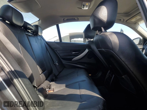 2013 BMW 3 Series 328i с VIN WBA3C1C58DF443921, выставлен на аукционе Copart как лот 52677255 с пробегом 86 949 миль миль и Списание • Salvage title. История ставок и продаж доступна на DreamBid. Изображение 10.