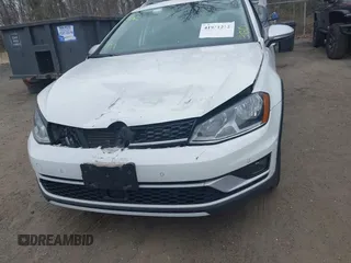 2017 Volkswagen Golf S z VIN 3VWH17AU8HM515411, wystawiony jako IAAI lot #41931252 z przebiegiem 106 421 mil mil oraz . Historia ofert i sprzedaży dostępna na DreamBid. Obrazek 12.