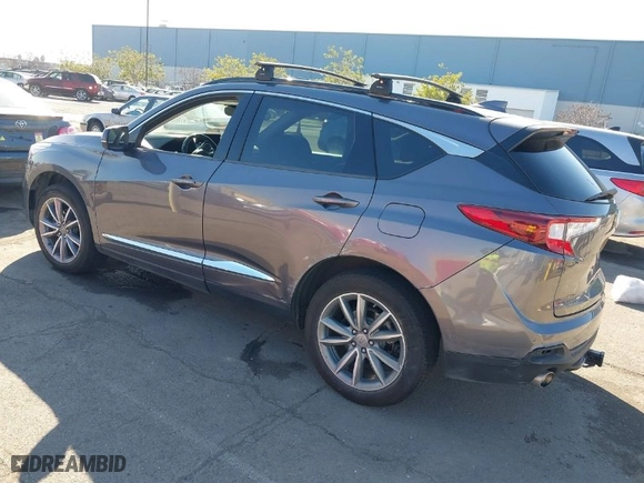 2019 Acura RDX w/Technology Pkg with VIN 5J8TC2H51KL000186, listed as a IAAI auction lot 41403335 with 140,920 mi miles. Bid and sale history available at carsss.com. Image 3.