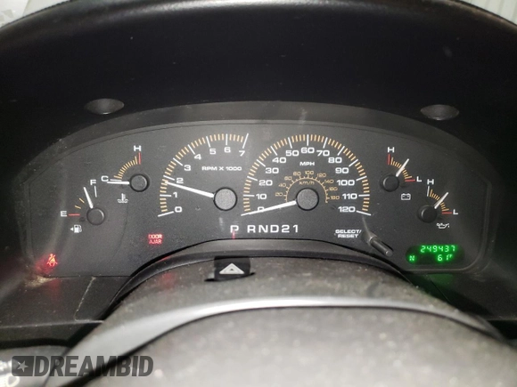 2003 Ford Expedition XLT Value with VIN 1FMPU16W33LB05943, listed as a Copart auction lot 53588195 with 249,437 mi miles and Clean Title. Bid and sale history available at carsss.com. Image 9.