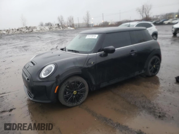 2023 MINI Hardtop Cooper SE z VIN WMW13DJ04P2U22804, wystawiony jako Copart lot #51372015 z przebiegiem 30 903 mil mil oraz Szkoda całkowita • Salvage title. Historia ofert i sprzedaży dostępna na DreamBid. Obrazek 1.