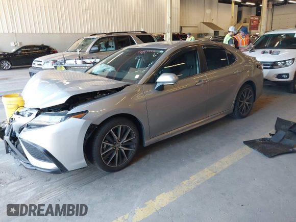 2023 Toyota Camry SE z VIN 4T1G11BK4PU093457, wystawiony jako IAAI lot #42061933 z przebiegiem 21 275 mil mil oraz . Historia ofert i sprzedaży dostępna na DreamBid. Obrazek 18.