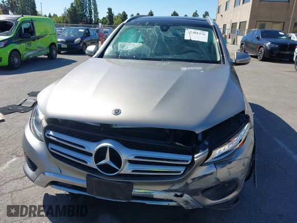 2019 Mercedes-Benz GLC 300 z VIN WDC0G4KB9KF606523, wystawiony jako IAAI lot #42301376 z przebiegiem 61 961 mil mil oraz . Historia ofert i sprzedaży dostępna na DreamBid. Obrazek 12.