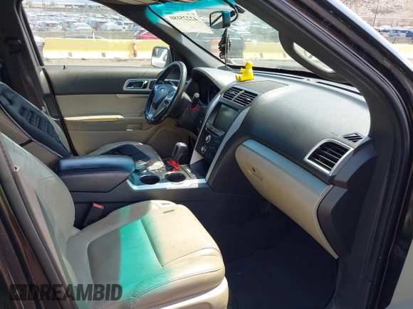 2014 Ford Explorer XLT z VIN 1FM5K8D8XEGA83963, wystawiony jako IAAI lot #42225180 z przebiegiem 161 583 mil mil oraz . Historia ofert i sprzedaży dostępna na DreamBid. Obrazek 5.