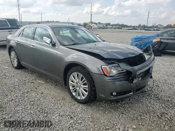 2011 Chrysler 300 C z VIN 2C3CK6CT8BH573845, wystawiony jako Copart lot #56337545 z przebiegiem 89 332 mil mil oraz Szkoda całkowita • Salvage title. Historia ofert i sprzedaży dostępna na DreamBid. Obrazek 13.