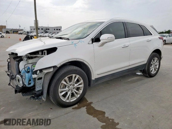 2020 Cadillac XT5 Luxury FWD z VIN 1GYKNAR40LZ236650, wystawiony jako Copart lot #56524945 z przebiegiem 43 164 mil mil oraz Szkoda całkowita • Salvage title. Historia ofert i sprzedaży dostępna na DreamBid. Obrazek 1.