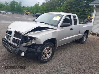 2007 Dodge Dakota ST z VIN 1D7HE22K37S177984, wystawiony jako IAAI lot #42330481 z przebiegiem 98 424 mil mil oraz . Historia ofert i sprzedaży dostępna na DreamBid. Obrazek 2.