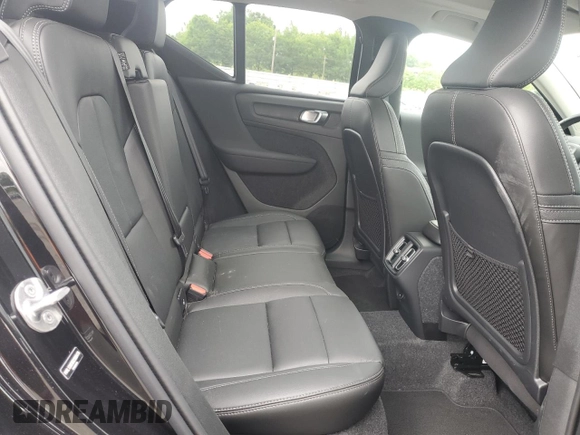 2025 Volvo XC40 Plus Bright Theme with VIN YV4L12UE8S2505476, listed as a Copart auction lot 59005825 with 2,886 mi miles and Clean title. Bid and sale history available at DreamBid. Image 11.