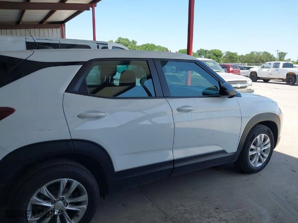 2022 Chevrolet TrailBlazer LS with VIN KL79MMS25NB103375, listed as a IAAI auction lot 41951017 with 101,133 mi miles. Bid and sale history available at carsss.com. Image 12.