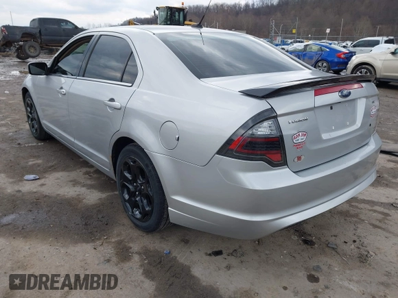 2010 Ford Fusion SE with VIN 3FAHP0HA3AR295047, listed as a IAAI auction lot 41685107 with 131,999 mi miles. Bid and sale history available at carsss.com. Image 3.