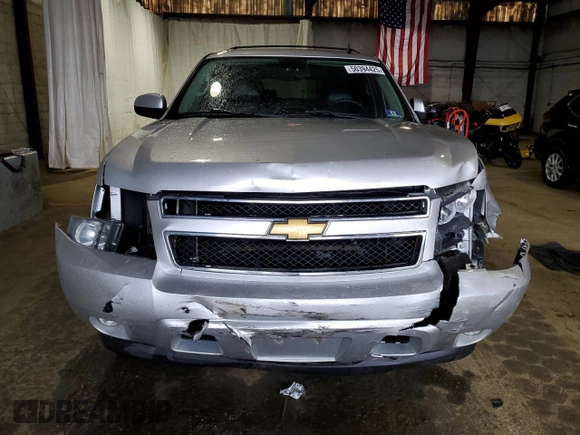 2013 Chevrolet Suburban LT with VIN 1GNSCJE00DR260275, listed as a Copart auction lot 50394425 with 140,464 mi miles and Salvage title. Bid and sale history available at DreamBid. Image 5.