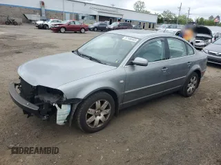 2003 Volkswagen Passat GLX z VIN WVWRH63B73P271889, wystawiony jako Copart lot #57166465 z przebiegiem 56 457 mil mil oraz Szkoda całkowita • Salvage title. Historia ofert i sprzedaży dostępna na DreamBid. Obrazek 1.