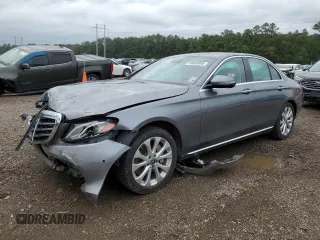 2017 Mercedes-Benz E 300 Luxury z VIN WDDZF4JB7HA237139, wystawiony jako Copart lot #55893895 z przebiegiem 77 031 mil mil oraz Szkoda całkowita • Salvage title. Historia ofert i sprzedaży dostępna na DreamBid. Obrazek 1.