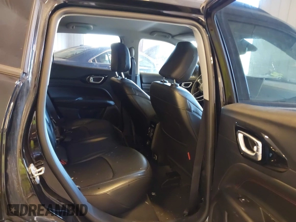 2022 Jeep Compass Trailhawk z VIN 3C4NJDDB7NT193831, wystawiony jako IAAI lot #42244555 z przebiegiem 81 632 mil mil oraz . Historia ofert i sprzedaży dostępna na DreamBid. Obrazek 8.