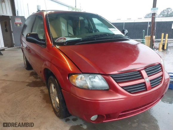 2005 Dodge Caravan SXT with VIN 2D4GP44LX5R517358, listed as a IAAI auction lot 41969707 with 283,958 mi miles. Bid and sale history available at carsss.com. Image 1.