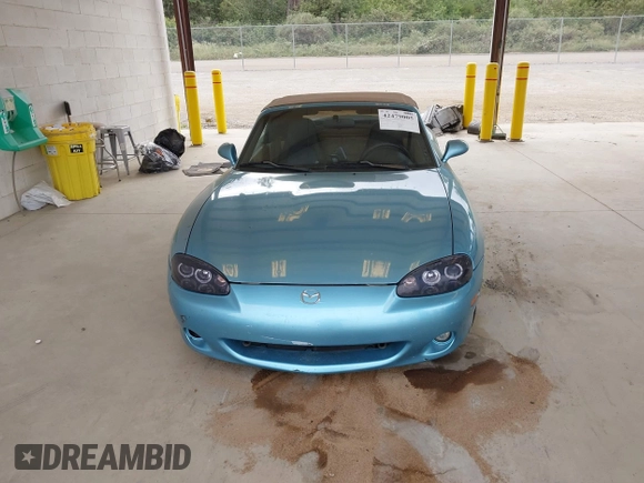 2001 Mazda MX-5 Miata z VIN JM1NB353510200779, wystawiony jako IAAI lot #42479005 z przebiegiem 157 269 mil mil oraz . Historia ofert i sprzedaży dostępna na DreamBid. Obrazek 12.