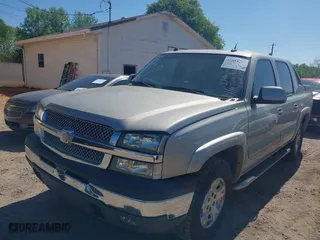 2005 Chevrolet Avalanche LS with VIN 3GNEC12Z15G108703, listed as a IAAI auction lot 42034777 with 253,209 mi miles. Bid and sale history available at carsss.com. Image 2.