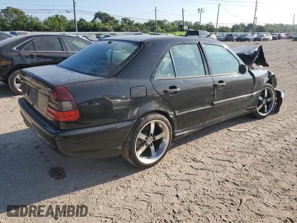 1999 Mercedes-Benz C z VIN WDBHA33E5XF777031, wystawiony jako Copart lot #57914774 z przebiegiem Nie podano mil oraz Szkoda całkowita • Salvage title. Historia ofert i sprzedaży dostępna na DreamBid. Obrazek 3.