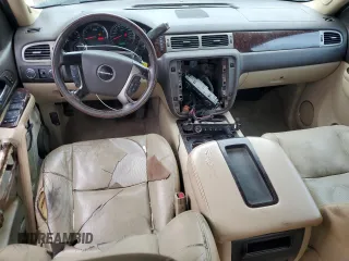2011 GMC Sierra 3500HD DRW Denali z VIN 1GT426C84BF248011, wystawiony jako Copart lot #60469315 z przebiegiem 297 437 mil mil oraz Szkoda całkowita • Salvage title. Historia ofert i sprzedaży dostępna na DreamBid. Obrazek 8.