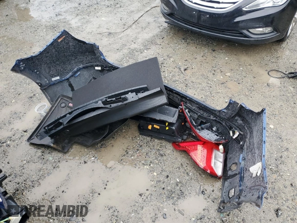 2022 Ford Explorer XLT z VIN 1FMSK8DH9NGC11807, wystawiony jako Copart lot #46702475 z przebiegiem 36 447 mil mil oraz Szkoda całkowita • Salvage title. Historia ofert i sprzedaży dostępna na DreamBid. Obrazek 13.