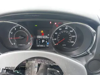 2020 Mitsubishi Outlander ES z VIN JA4AP3AU9LU028969, wystawiony jako IAAI lot #42503716 z przebiegiem 67 234 mil mil oraz . Historia ofert i sprzedaży dostępna na DreamBid. Obrazek 7.
