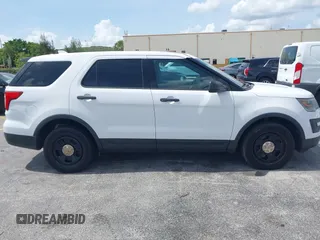 2017 Ford Police Interceptor Utility с VIN 1FM5K8AR5HGA35899, выставлен на аукционе IAAI как лот 42379334 с пробегом 207 272 миль миль и . История ставок и продаж доступна на DreamBid. Изображение 13.