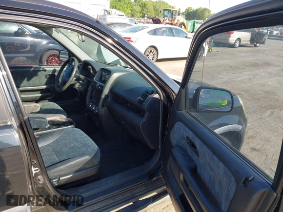 2004 Honda CR-V LX with VIN SHSRD78454U224618, listed as a IAAI auction lot 42068047 with 178,758 mi miles and . Bid and sale history available at carsss.com. Image 5.