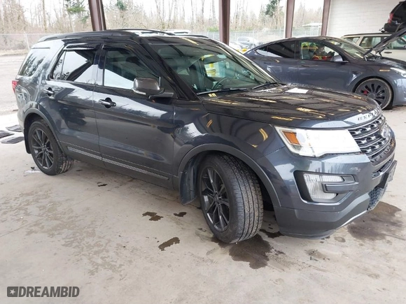2017 Ford Explorer XLT with VIN 1FM5K8D85HGD91711, listed as a IAAI auction lot 41848391 with 106,577 mi miles. Bid and sale history available at carsss.com. Image 1.